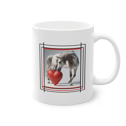 Cheval arabe nuzzlant un cœur rouge sur un mug blanc