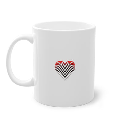 Cœur rouge à rayures sur mug blanc, design minimaliste